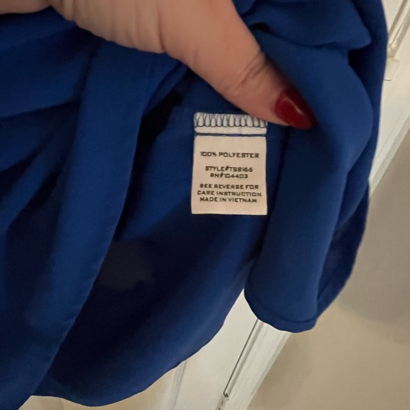⭐️ Beautiful royal blue blouse- Large- NWT - Picture 4 of 5